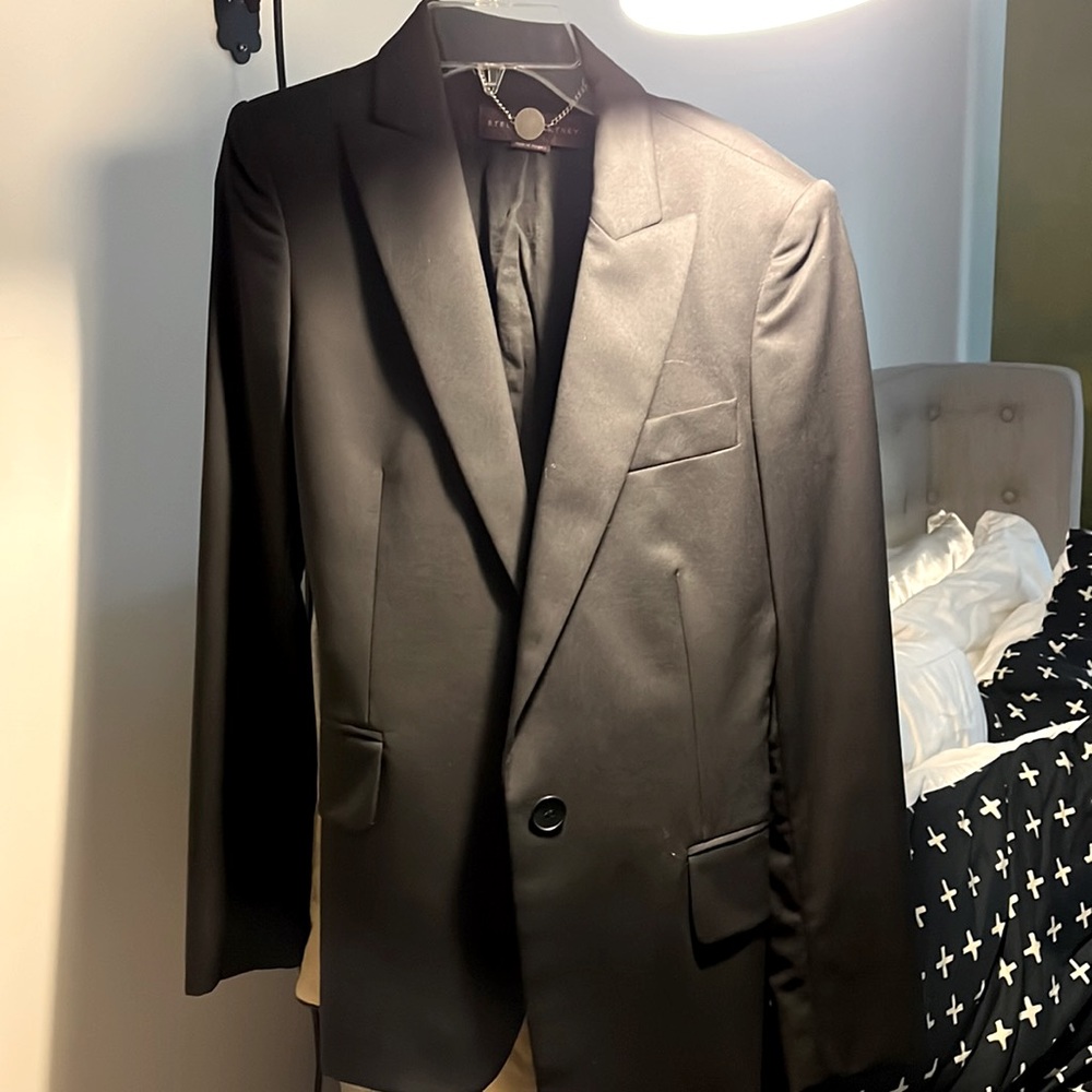 Stella McCartney structured black pressed wool blazer in size 38.